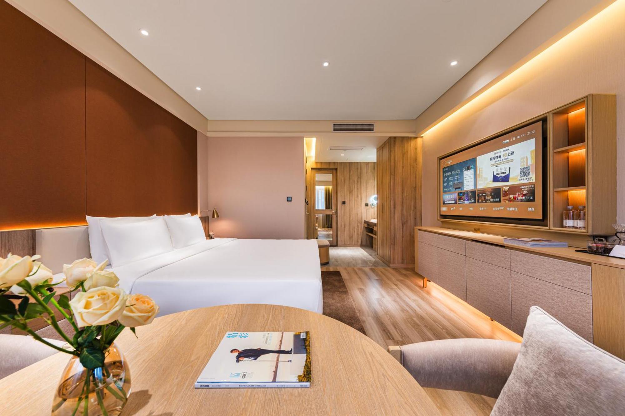 Hongqiao Hub Minbei Road Orange Crystal 4*