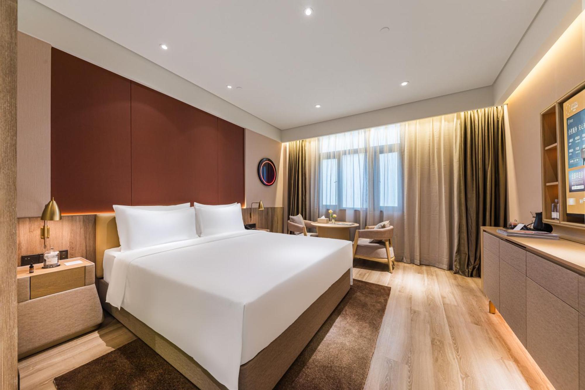 Hongqiao Hub Minbei Road Orange Crystal