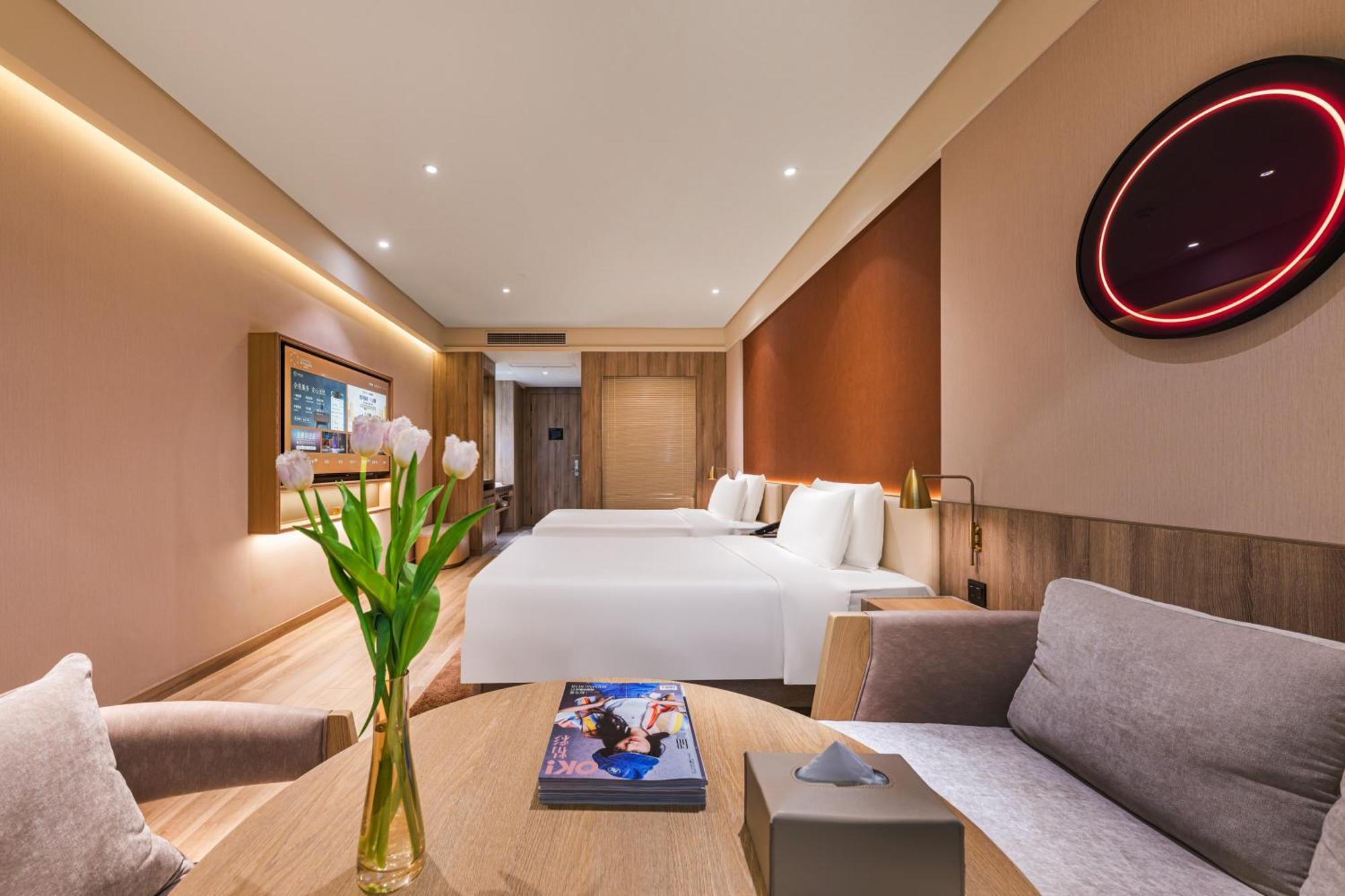 Hongqiao Hub Minbei Road Orange Crystal Hotel 4*