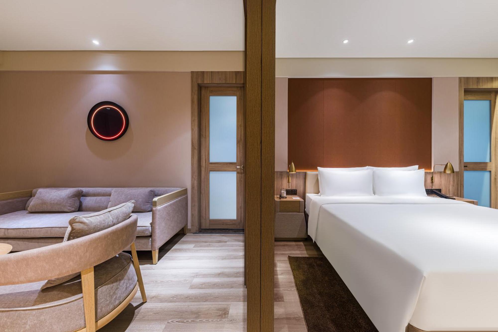Hotel Hongqiao Hub Minbei Road Orange Crystal 4*