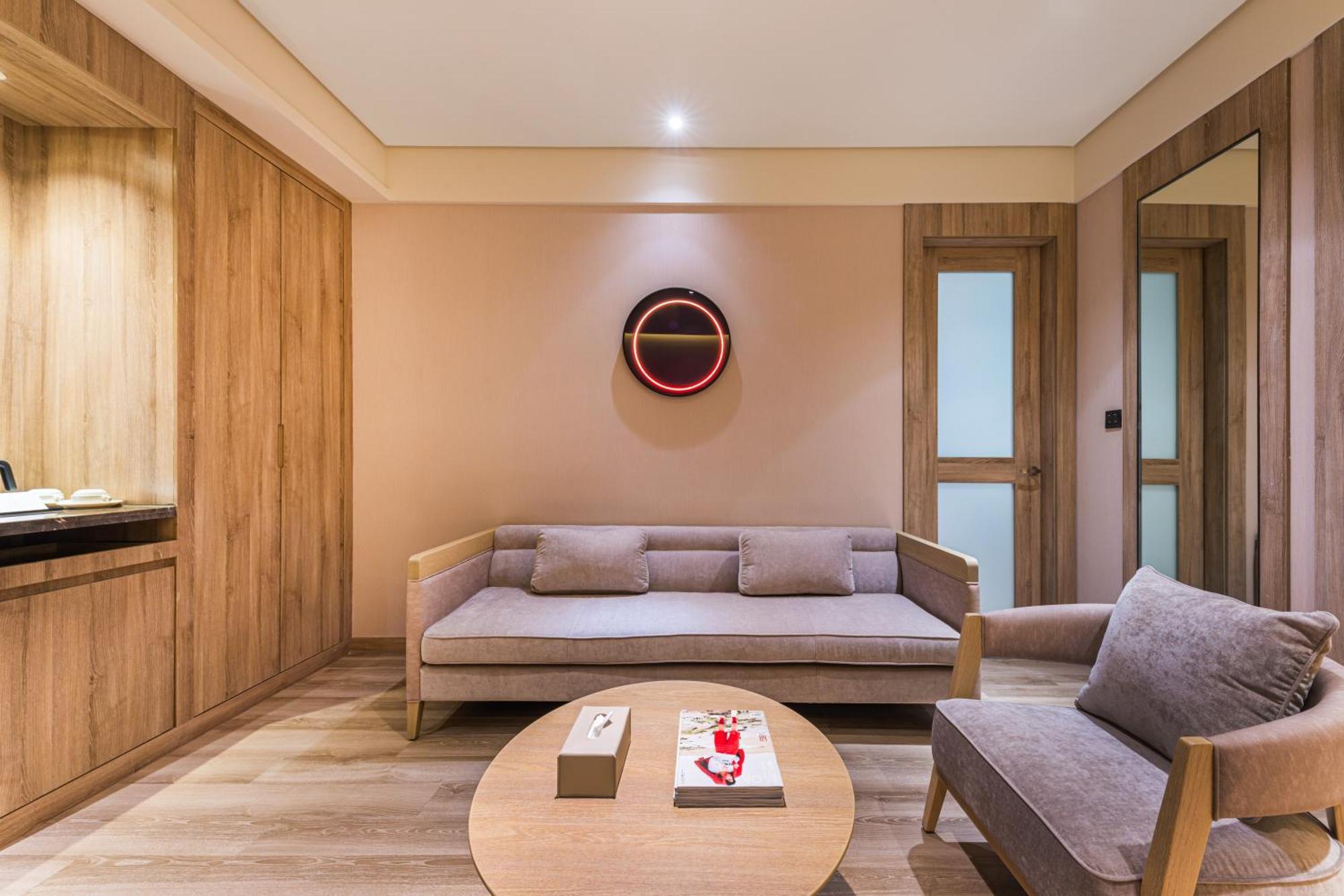 Hotel Hongqiao Hub Minbei Road Orange Crystal 4*