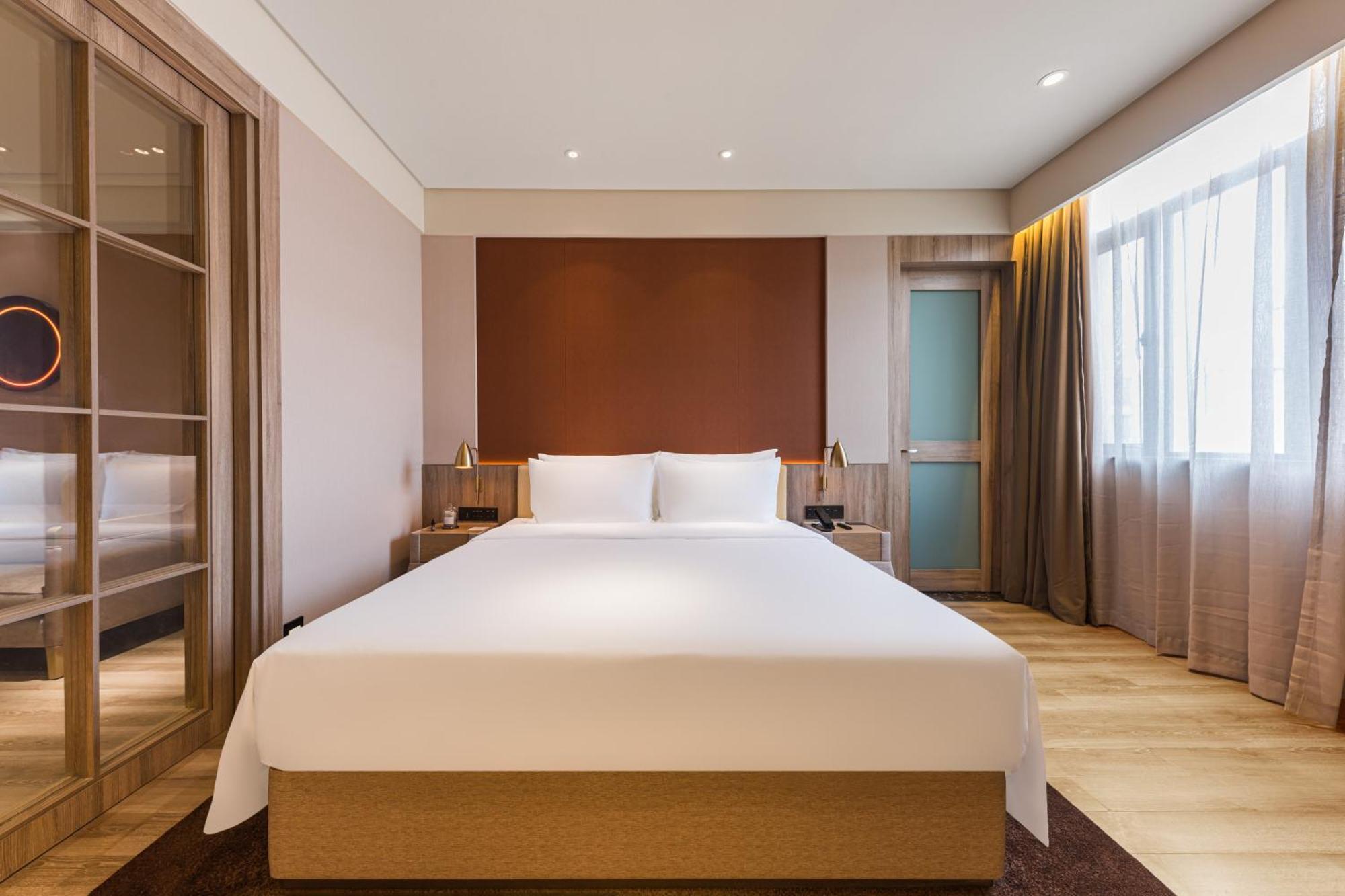 Hongqiao Hub Minbei Road Orange Crystal 4* Shanghai