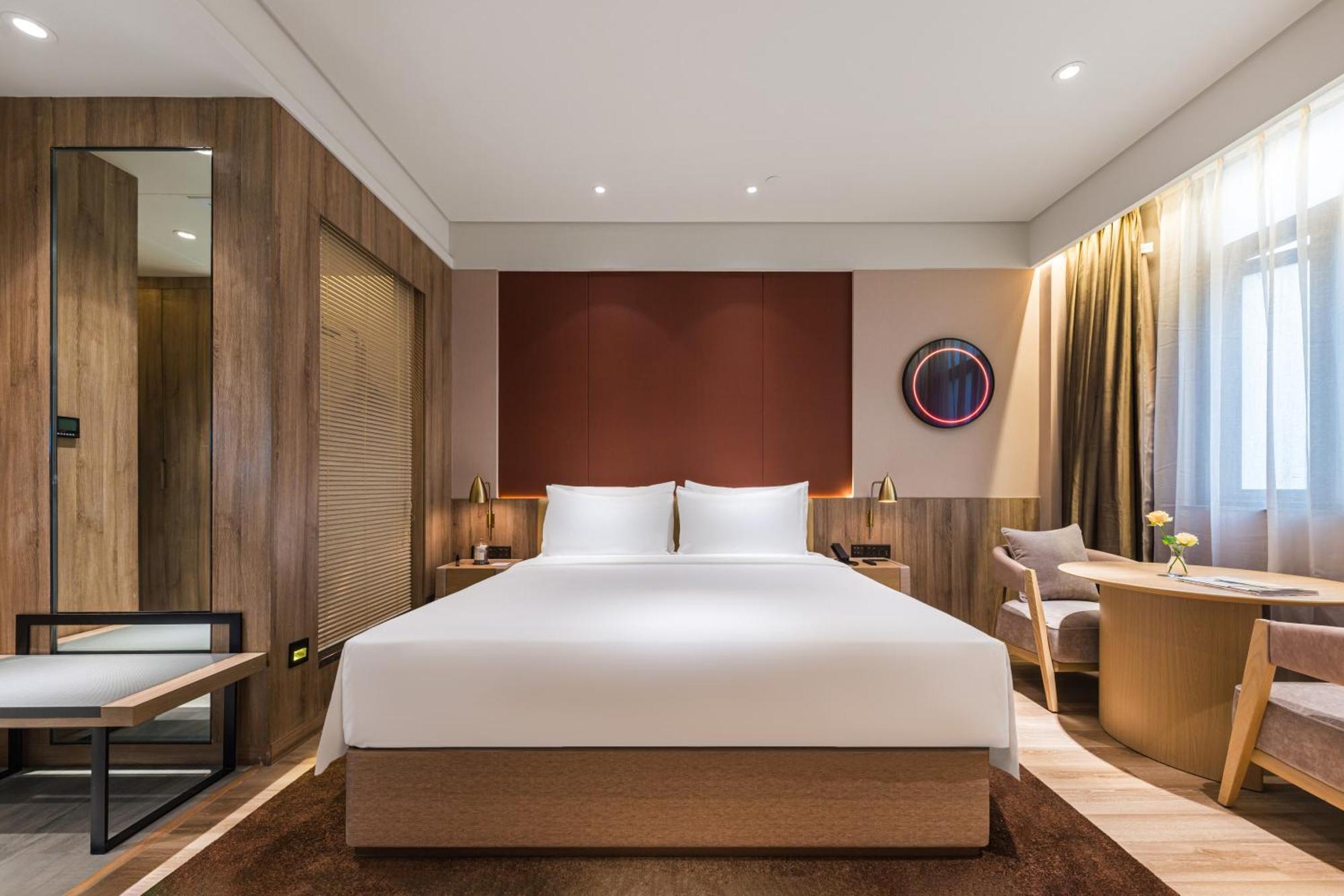 Hotel Hongqiao Hub Minbei Road Orange Crystal 4*
