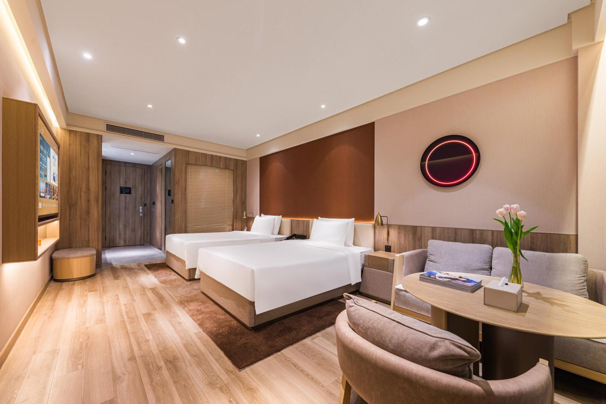 Hongqiao Hub Minbei Road Orange Crystal 4*
