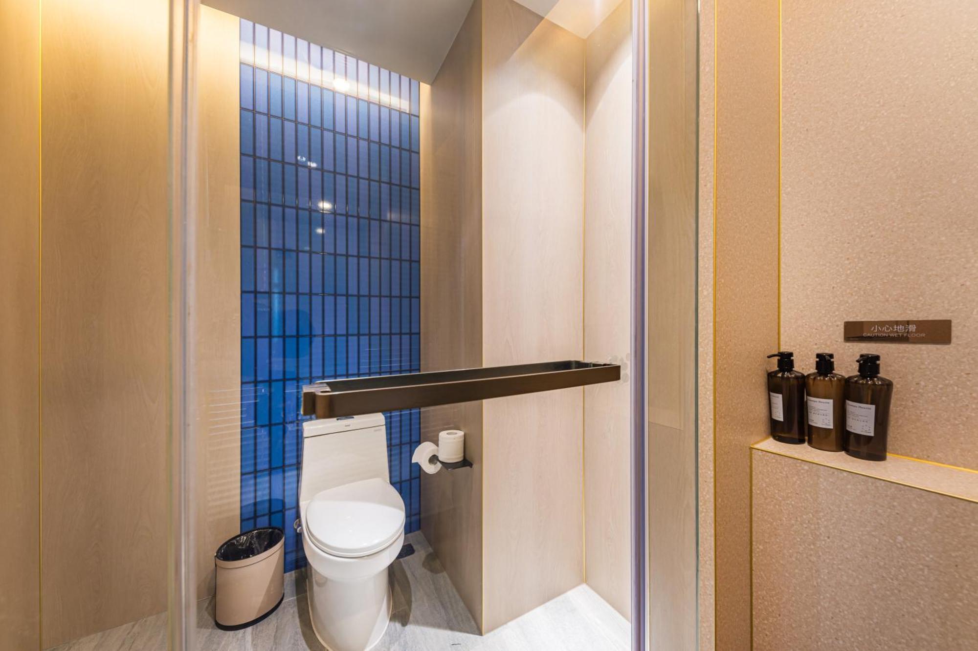 Hongqiao Hub Minbei Road Orange Crystal
